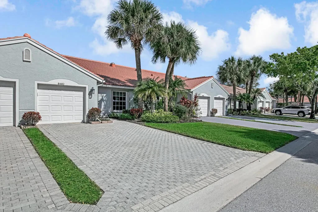 8482 Logia Circle Boynton Beach FL 33472