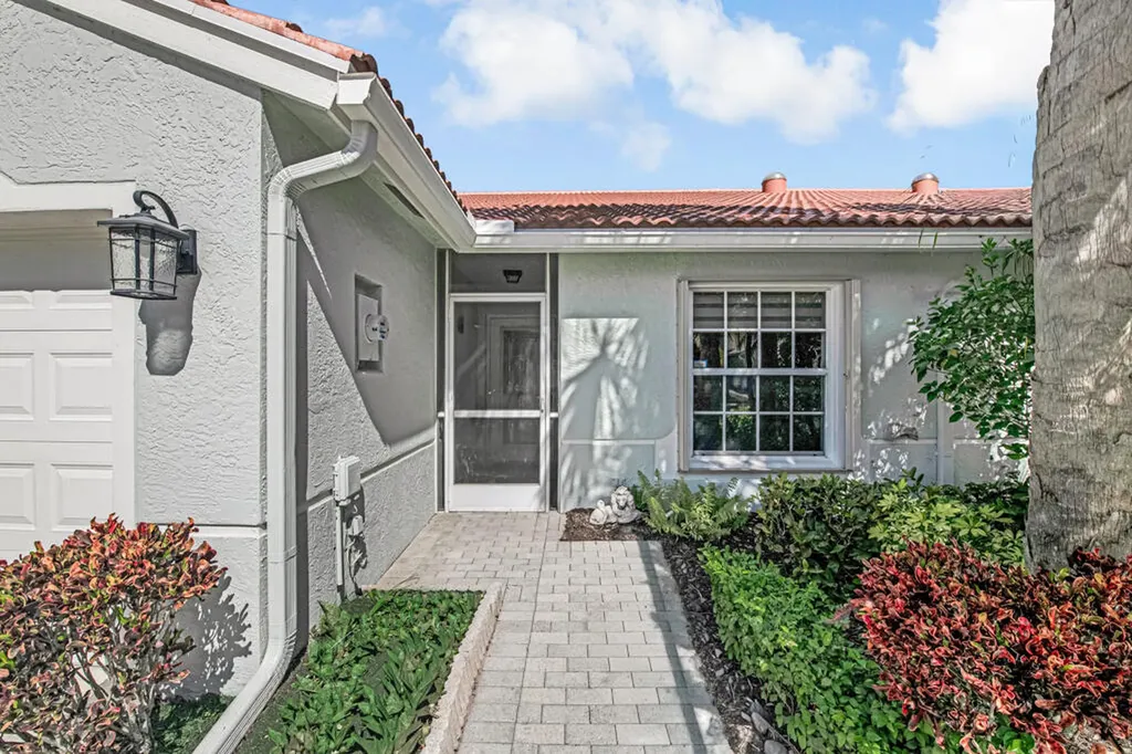 8482 Logia Circle Boynton Beach FL 33472