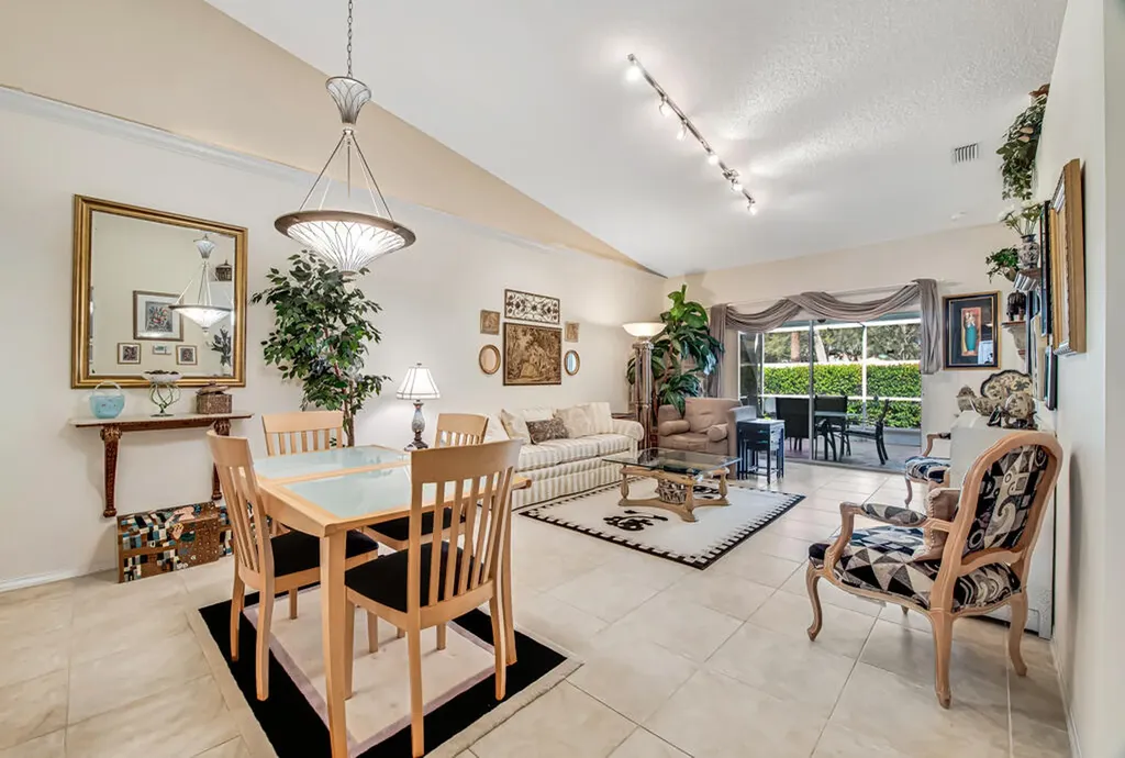 8482 Logia Circle Boynton Beach FL 33472