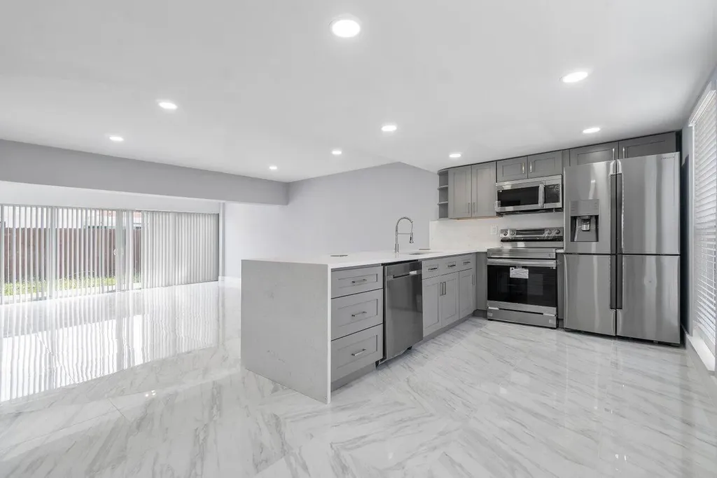708-710 NE 23rd Avenue Pompano Beach FL 33062
