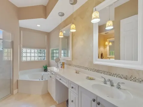 1710 Cassville Avenue Vero Beach FL 32966