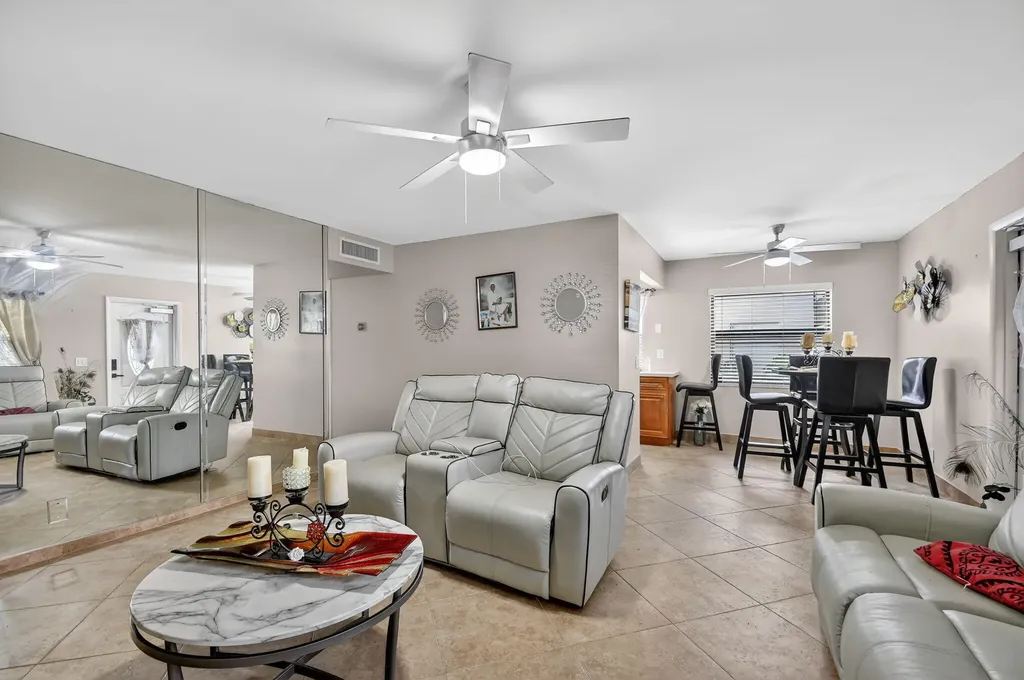 743 Burgundy P Delray Beach FL 33484