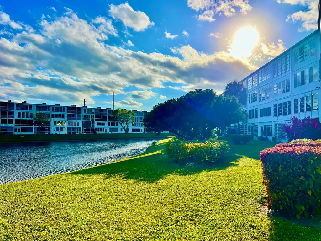 1011 Harwood C Deerfield Beach FL 33442