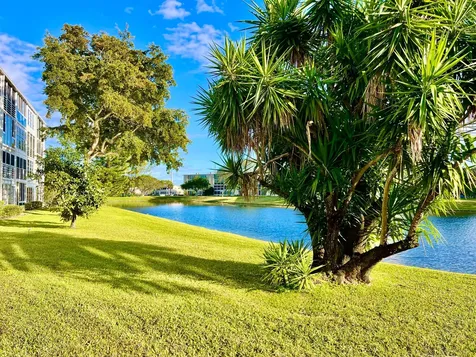 1011 Harwood C Deerfield Beach FL 33442