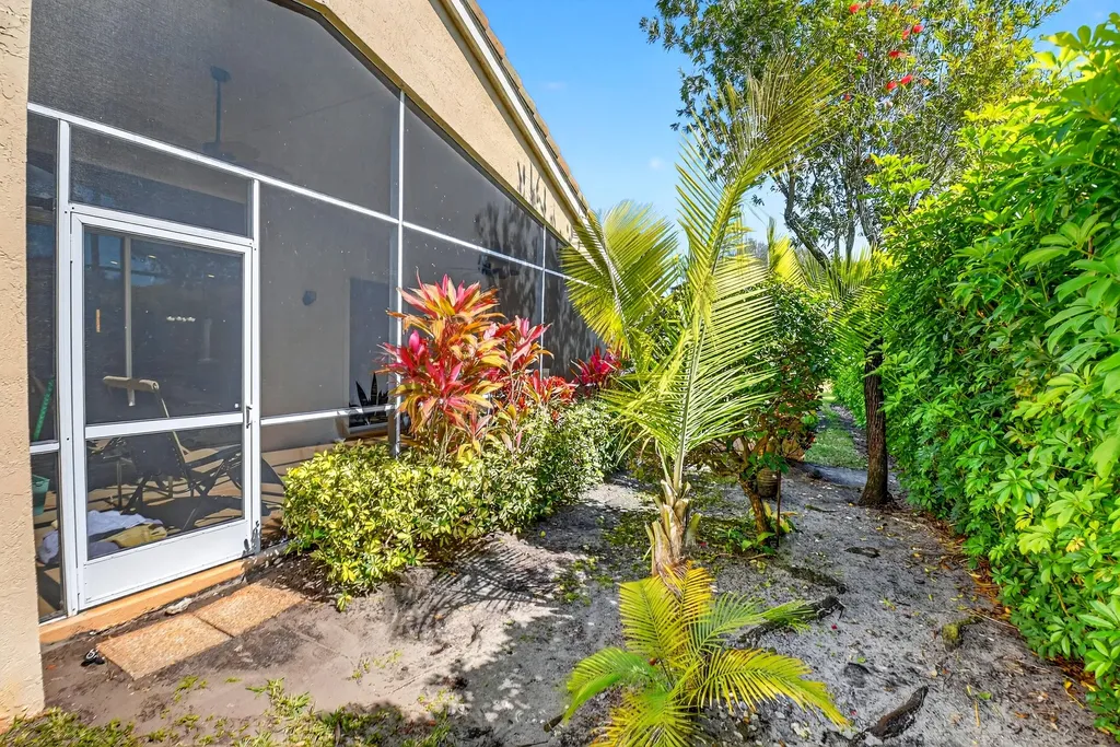 5050 Polly Park Lane Boynton Beach FL 33437