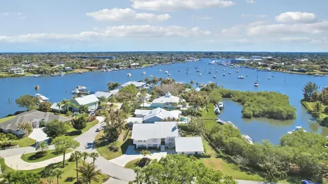 4290 SE Whiticar Way Stuart FL 34997