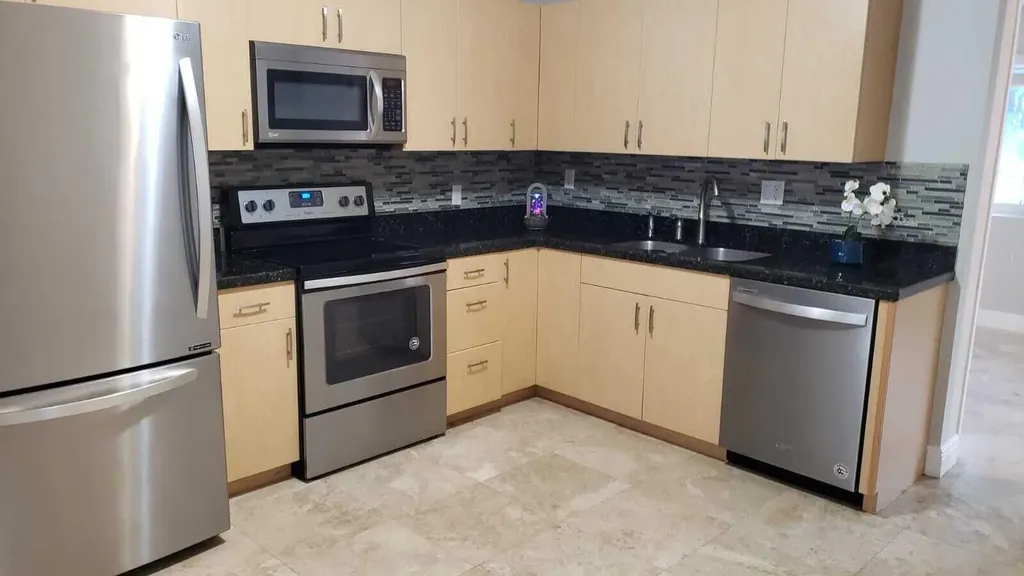 2210 NE 36th Street Lighthouse Point FL 33064