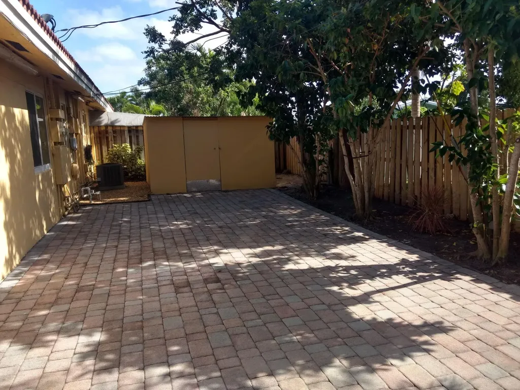 2210 NE 36th Street Lighthouse Point FL 33064