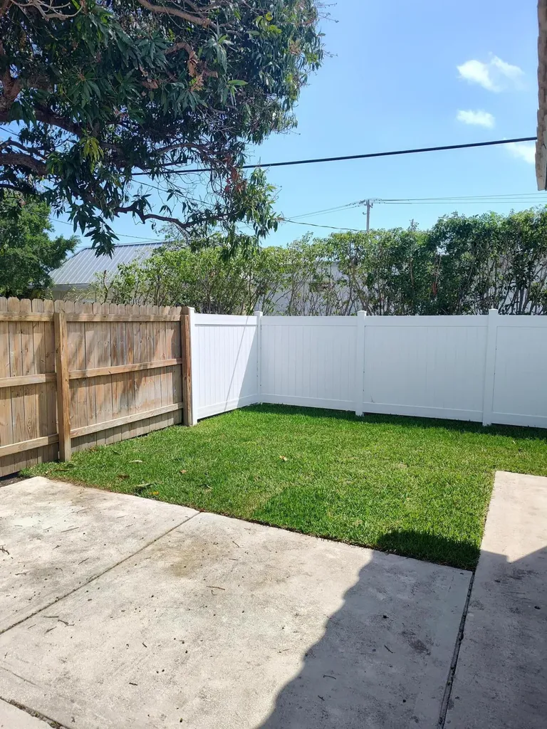 2248 NE 37th Street Lighthouse Point FL 33064