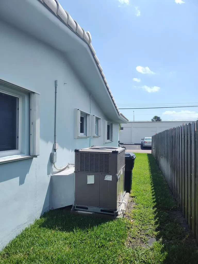 2248 NE 37th Street Lighthouse Point FL 33064