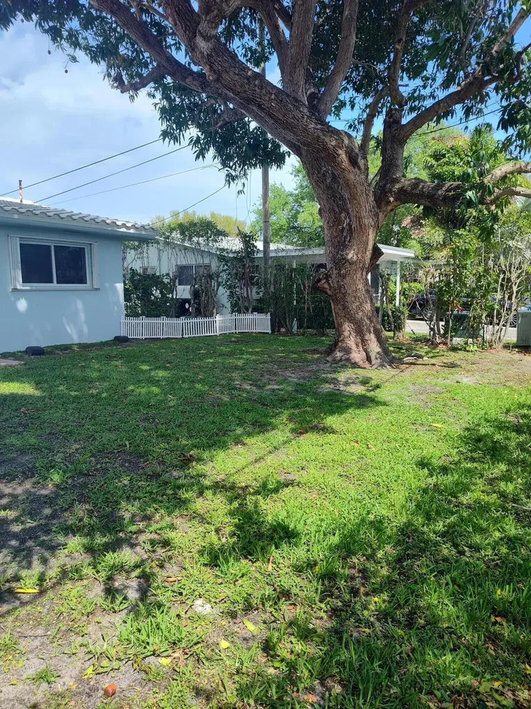2248 NE 37th Street Lighthouse Point FL 33064