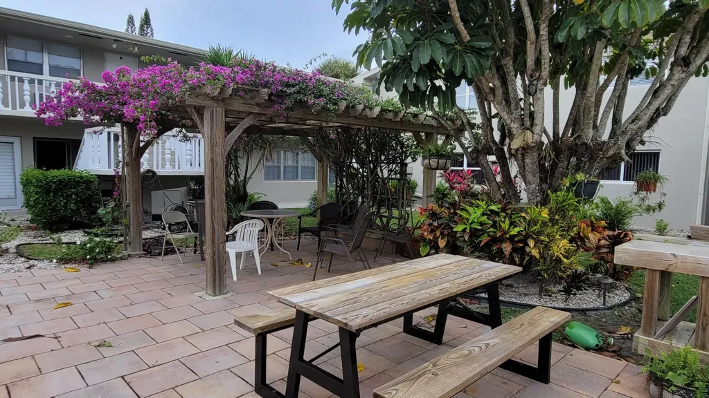 81 Coventry D West Palm Beach FL 33417