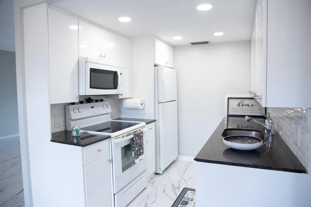 3085 Cornwall E Boca Raton FL 33434