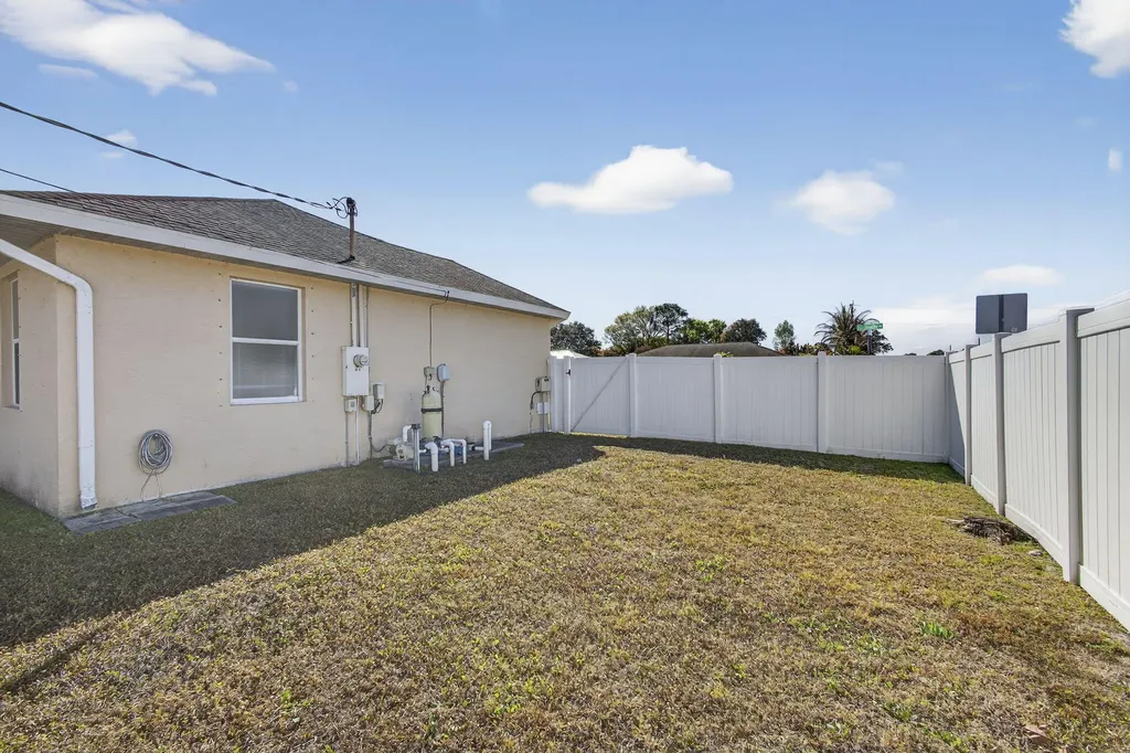 1681 SW Janette Avenue Port St Lucie FL 34953