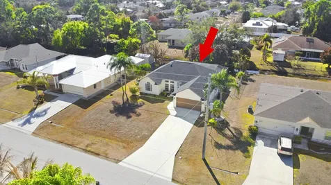 2012 SW Janette Avenue Port St Lucie FL 34953