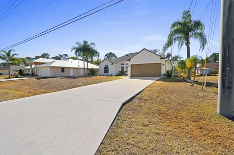 2012 SW Janette Avenue Port St Lucie FL 34953