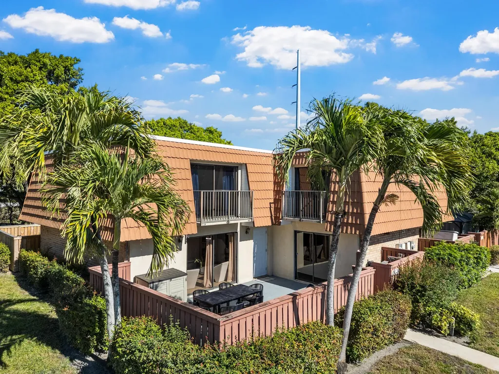 2889 SW 11th Place Deerfield Beach FL 33442
