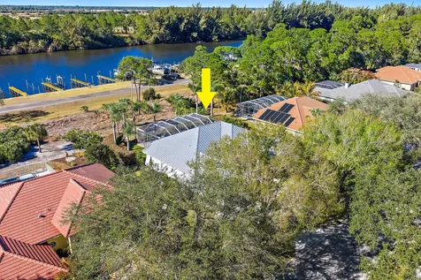 8888 SW Fishermans Wharf Drive Stuart FL 34997