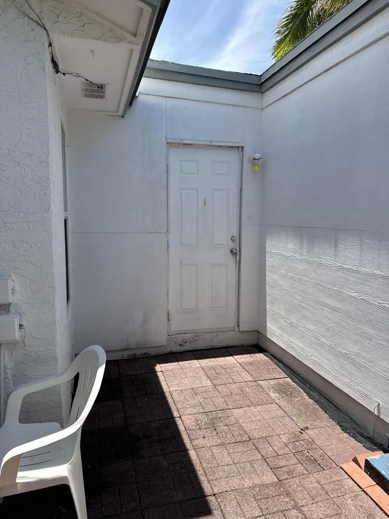 141 Ipswich Street Boca Raton FL 33487