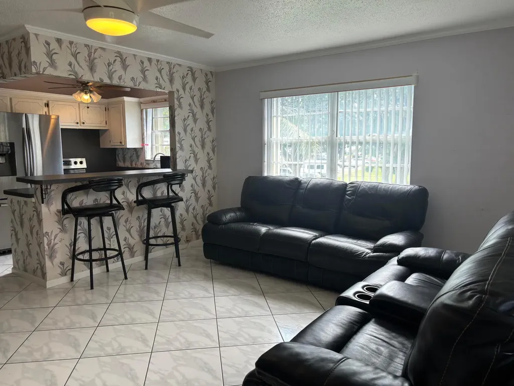81 Windsor D West Palm Beach FL 33417