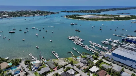 265 E 23rd Street Riviera Beach FL 33404
