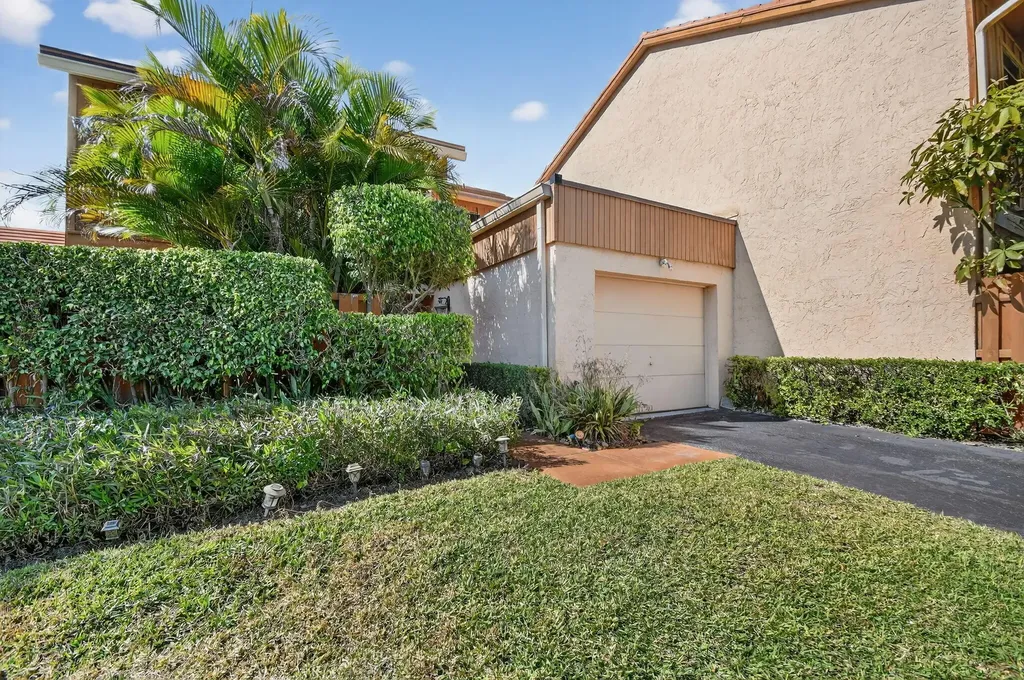5373 Stonybrook Lane Boynton Beach FL 33437