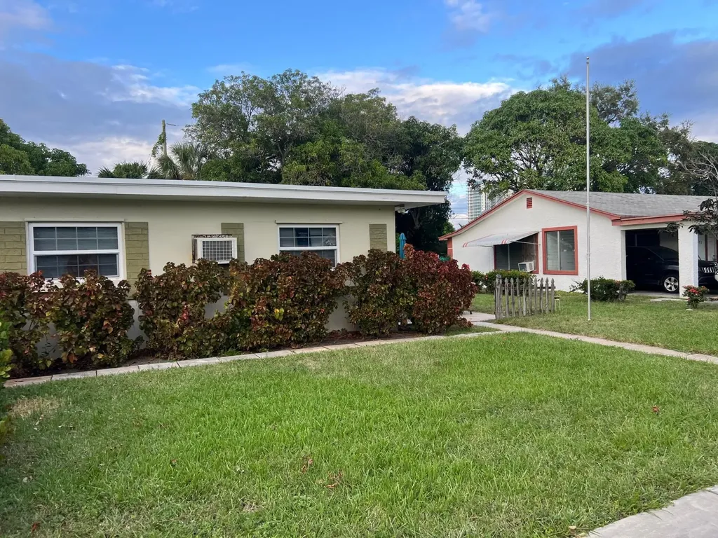 182 W 34th Street Riviera Beach FL 33404