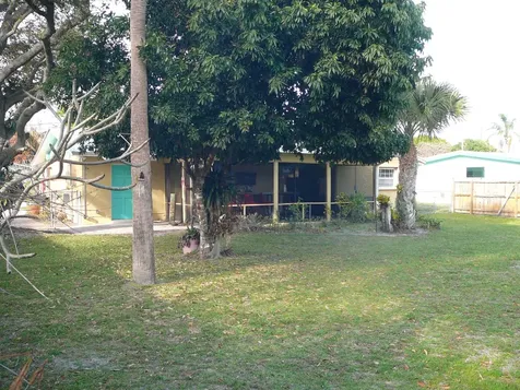125 Garden Avenue Fort Pierce FL 34982