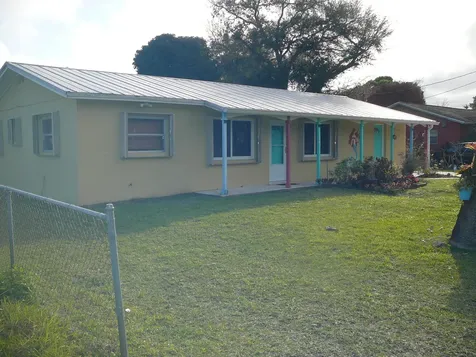 125 Garden Avenue Fort Pierce FL 34982
