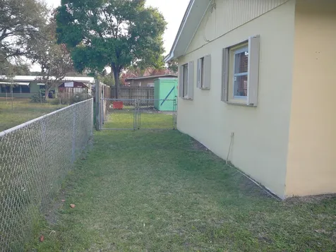 125 Garden Avenue Fort Pierce FL 34982