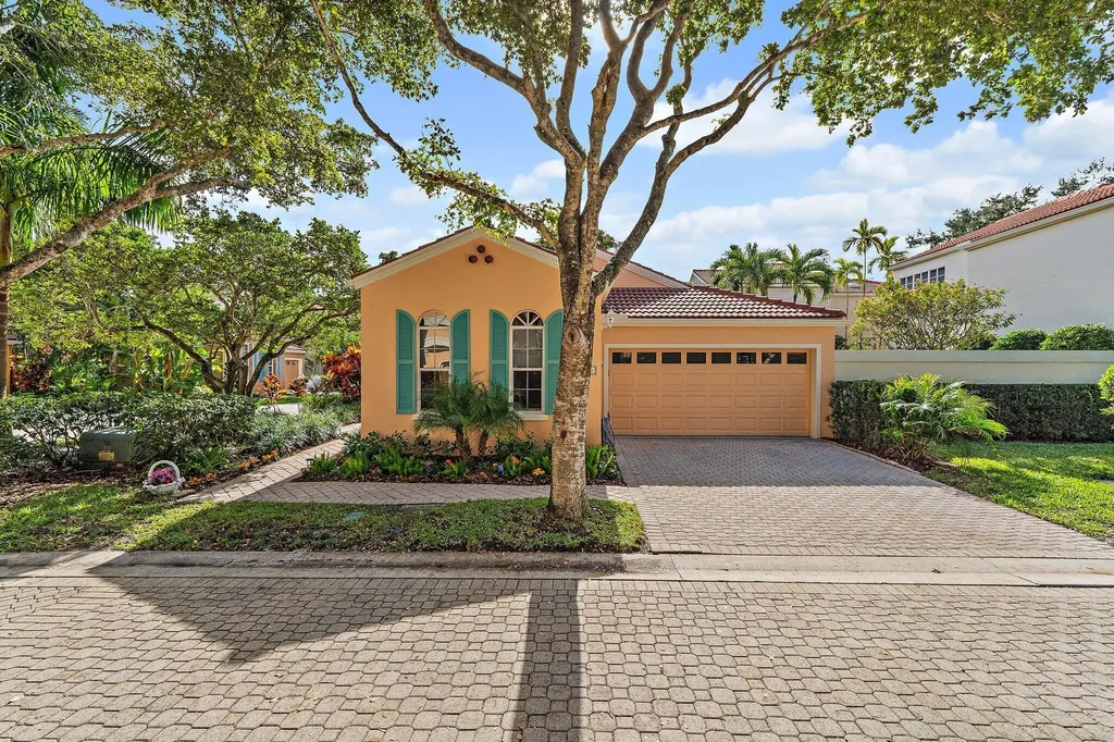 45 Via Verona Palm Beach Gardens FL 33418