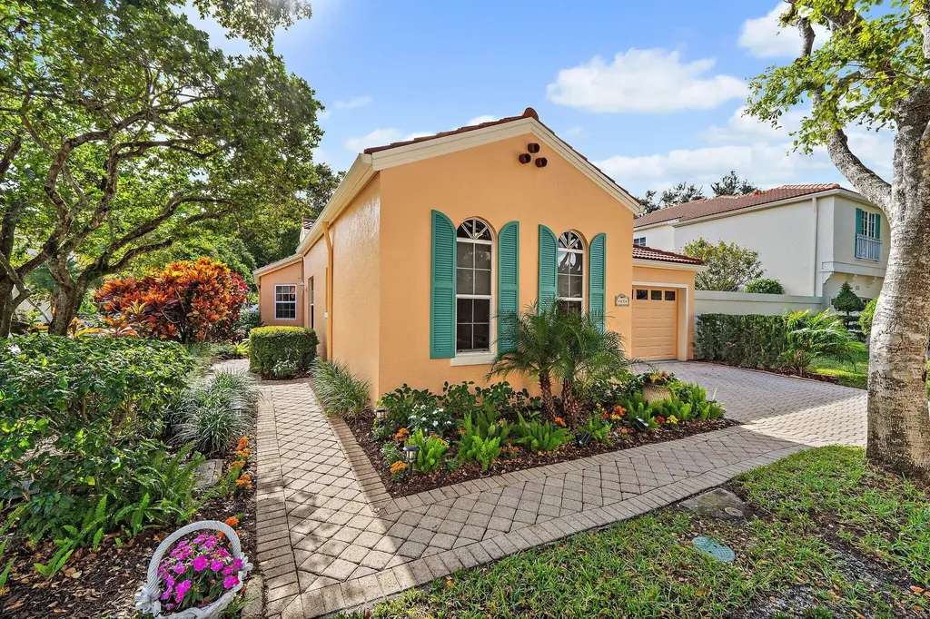 45 Via Verona Palm Beach Gardens FL 33418