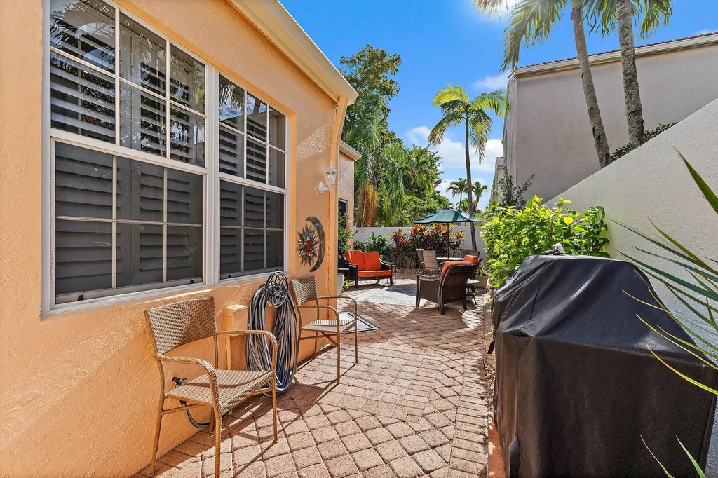 45 Via Verona Palm Beach Gardens FL 33418
