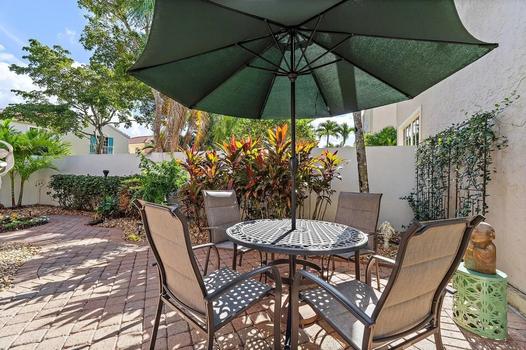 45 Via Verona Palm Beach Gardens FL 33418