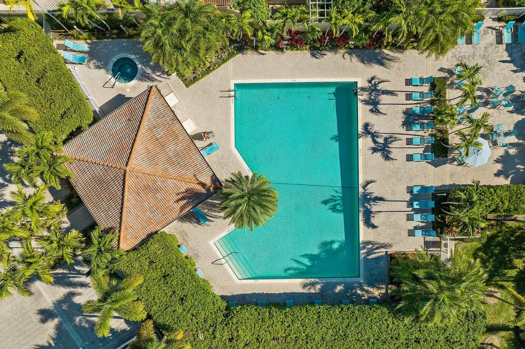 45 Via Verona Palm Beach Gardens FL 33418