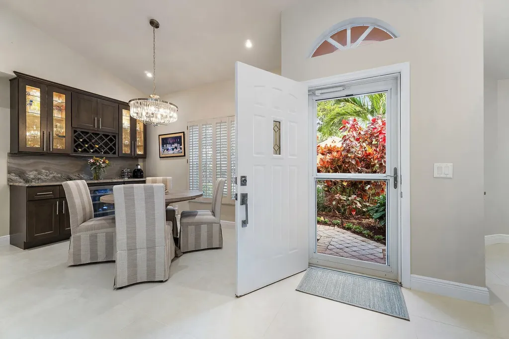 45 Via Verona Palm Beach Gardens FL 33418