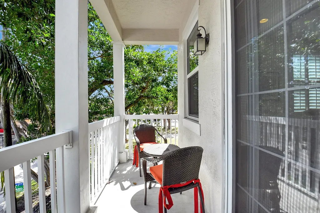 122 SW 1st Avenue Delray Beach FL 33444