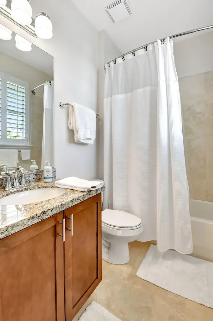 122 SW 1st Avenue Delray Beach FL 33444