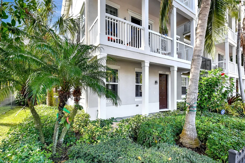 122 SW 1st Avenue Delray Beach FL 33444
