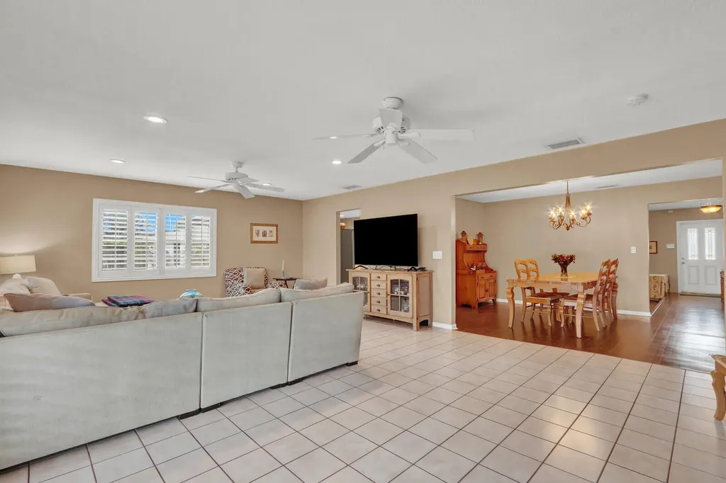 21946 White Pine Terrace Boca Raton FL 33428
