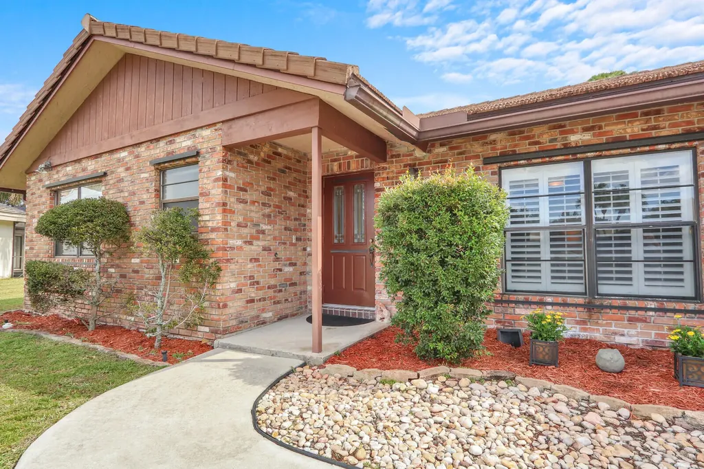 21946 White Pine Terrace Boca Raton FL 33428