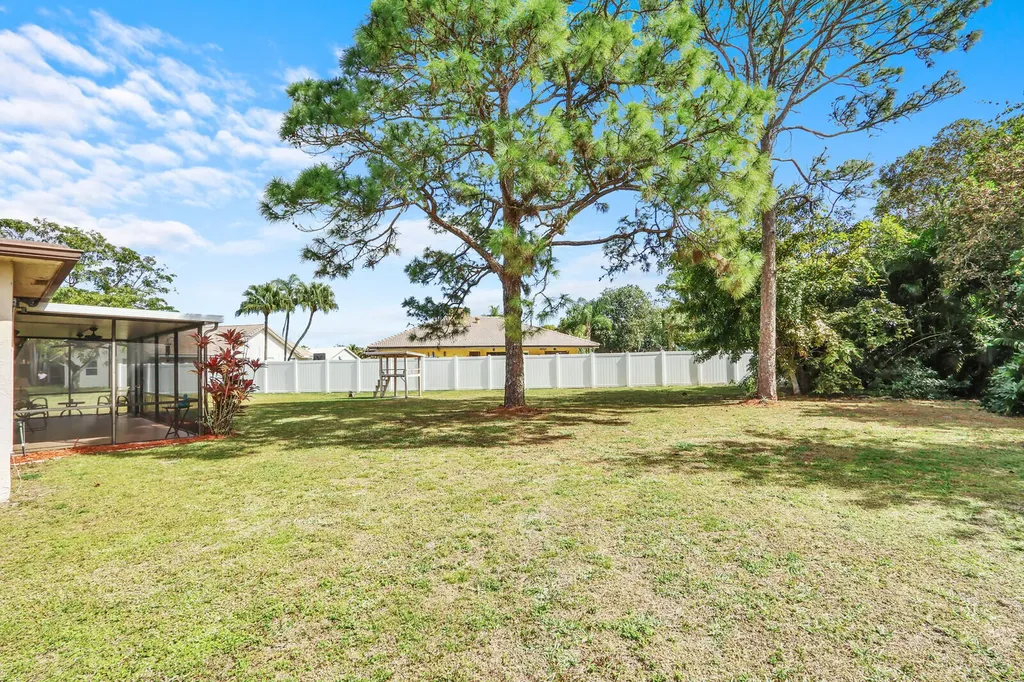 21946 White Pine Terrace Boca Raton FL 33428