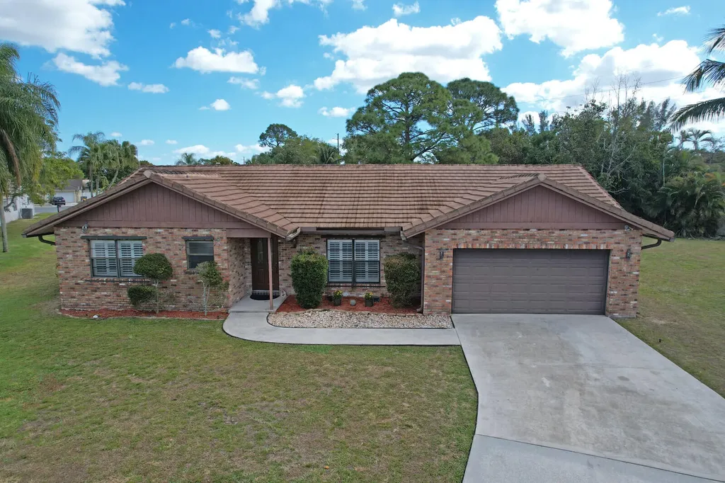 21946 White Pine Terrace Boca Raton FL 33428