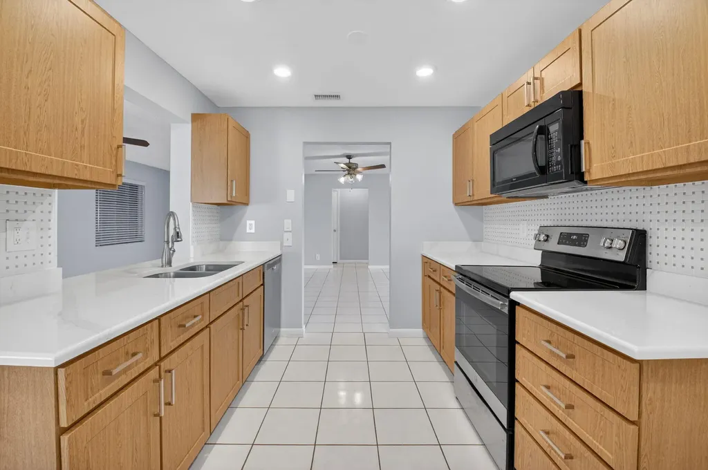 1825 SW 17th Street Boynton Beach FL 33426