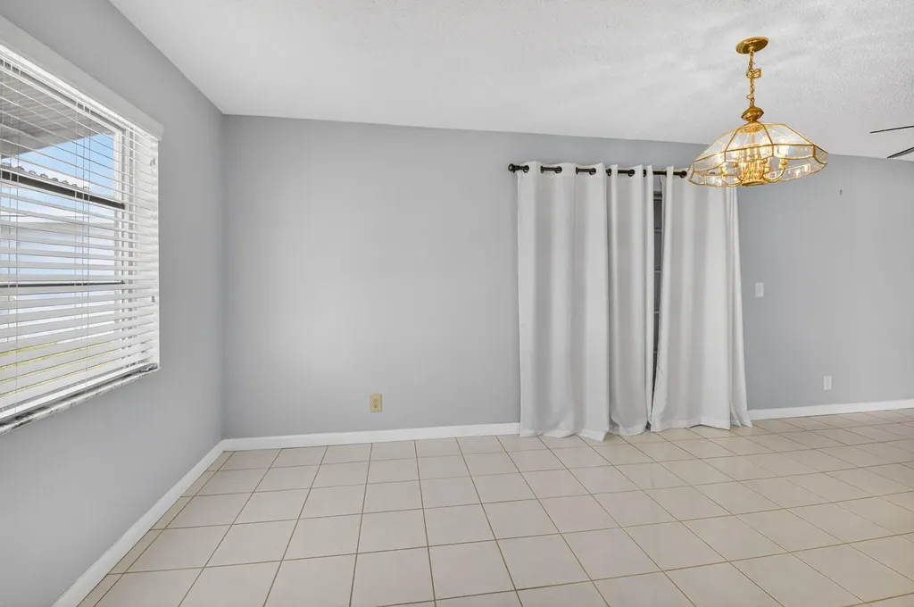 1825 SW 17th Street Boynton Beach FL 33426
