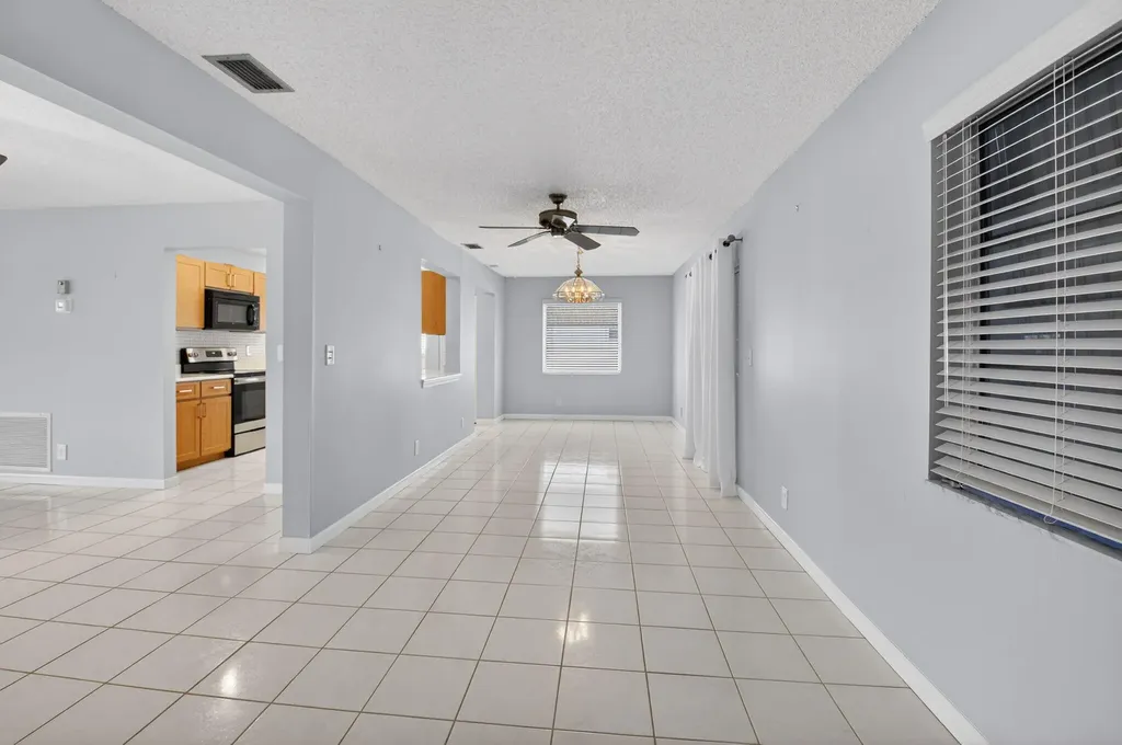 1825 SW 17th Street Boynton Beach FL 33426