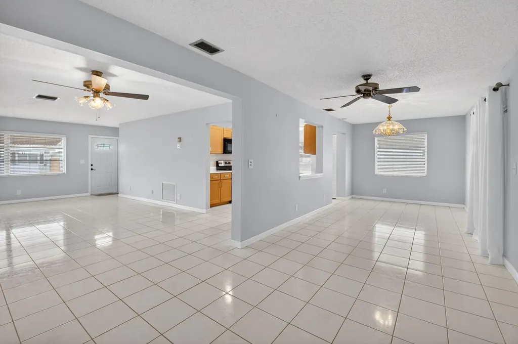 1825 SW 17th Street Boynton Beach FL 33426