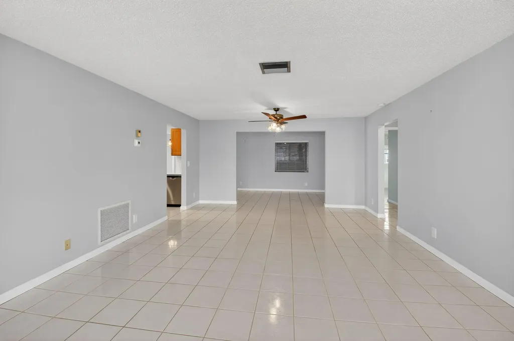 1825 SW 17th Street Boynton Beach FL 33426