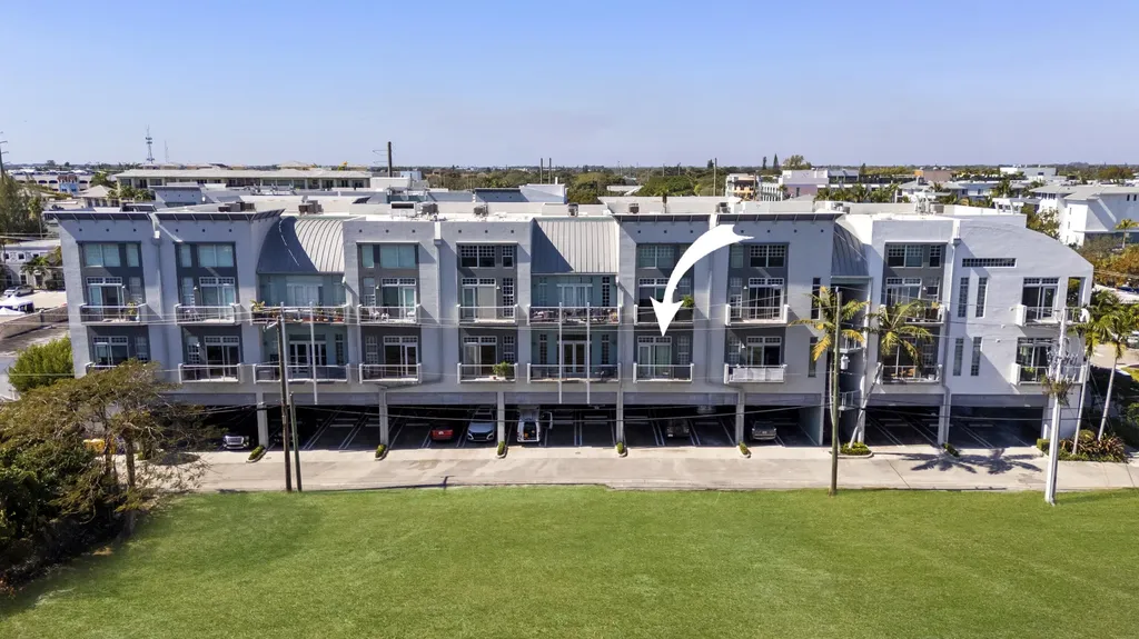 185 NE 4th Avenue Delray Beach FL 33483