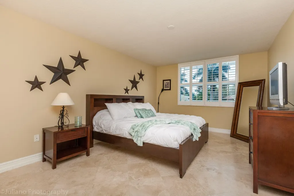 99 SE Mizner Boulevard Boca Raton FL 33432